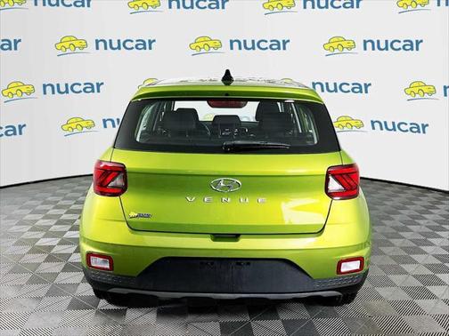 2022 Hyundai VENUE SE