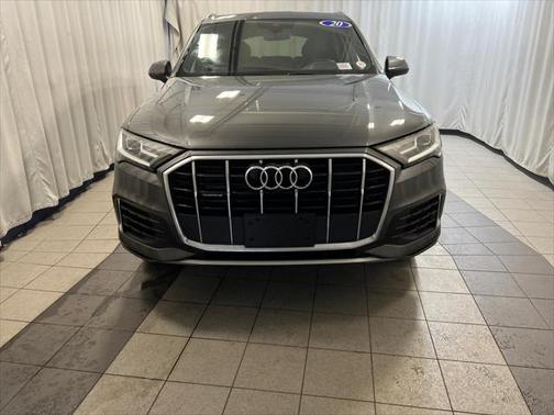 Photo 3 of 36 of 2020 Audi Q7 45 Premium