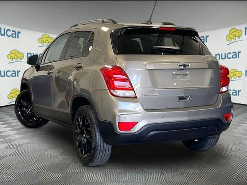 Stone Gray Metallic 2022 Chevrolet Trax LT