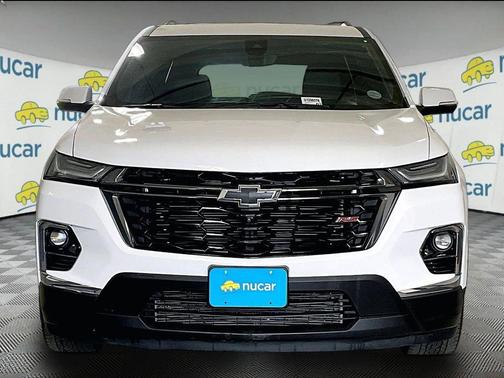 Summit White 2023 Chevrolet Traverse RS