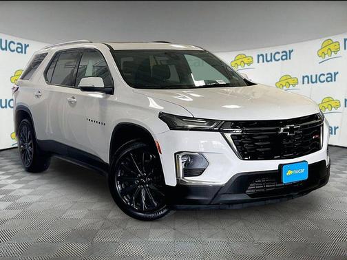Summit White 2023 Chevrolet Traverse RS
