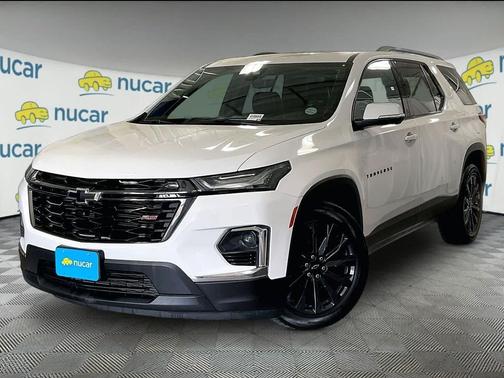 Summit White 2023 Chevrolet Traverse RS