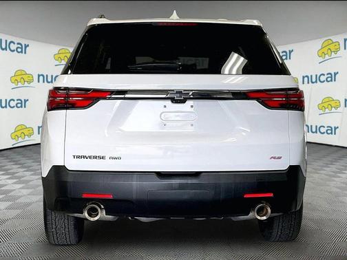 Summit White 2023 Chevrolet Traverse RS