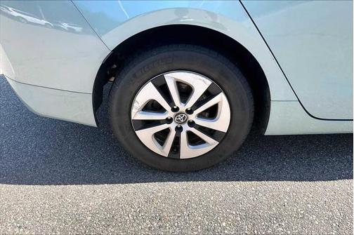 2016 Toyota Prius Three