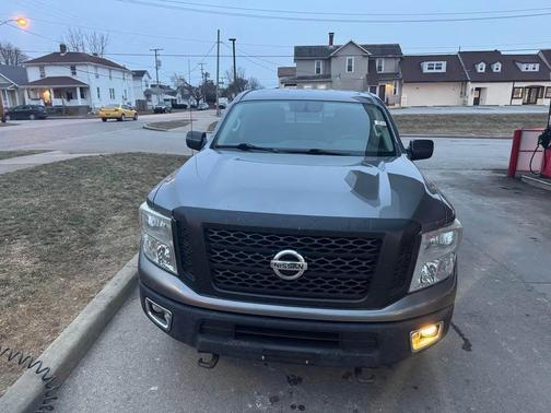 2017 Nissan Titan XD SV