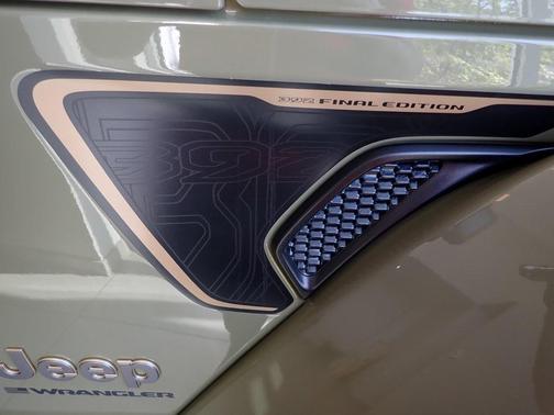 2025 Jeep Wrangler Rubicon 392