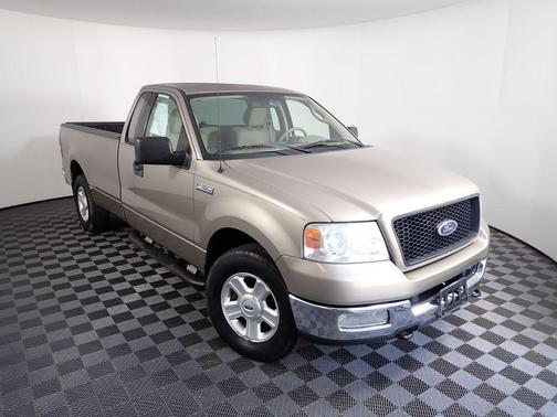Arizona Beige Clearcoat Metallic 2004 Ford F-150 XL