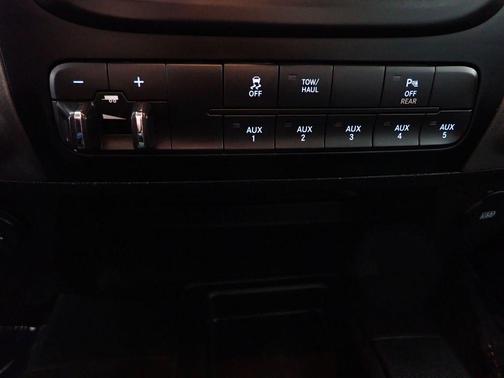 Bright White Clearcoat 2017 RAM 2500 Tradesman