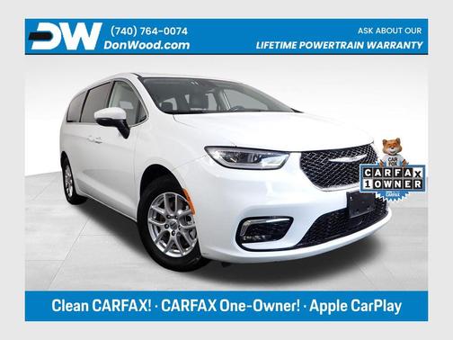 Bright White Clearcoat 2023 Chrysler Pacifica Touring-L