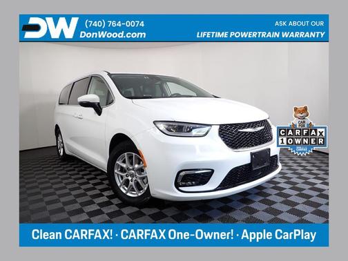 Bright White Clearcoat 2023 Chrysler Pacifica Touring-L