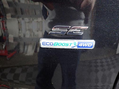 Tuxedo Black 2014 Ford Escape SE