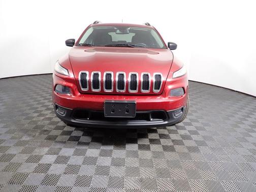 2016 Jeep Cherokee Sport