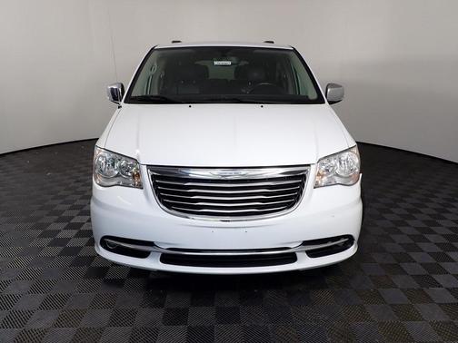 2015 Chrysler Town & Country Touring-L