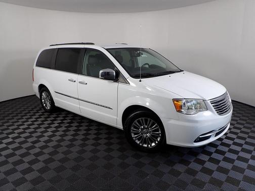2015 Chrysler Town & Country Touring-L