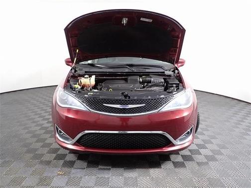 2019 Chrysler Pacifica Touring-L