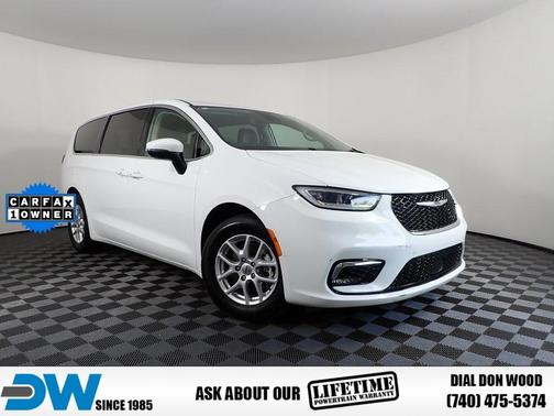 2023 Chrysler Pacifica Touring-L