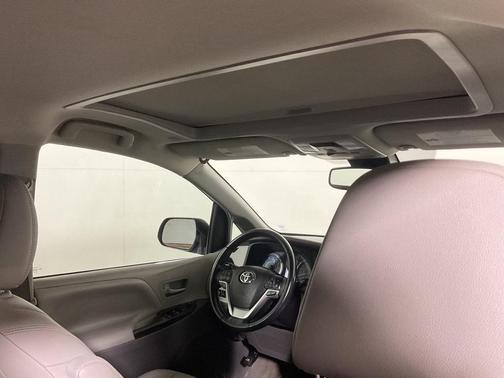 2019 Toyota Sienna XLE Premium