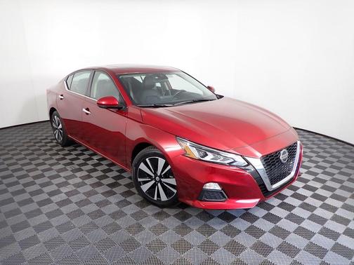 Scarlet Ember 2021 Nissan Altima 2.5 SV