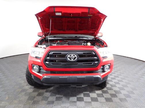 2016 Toyota Tacoma SR