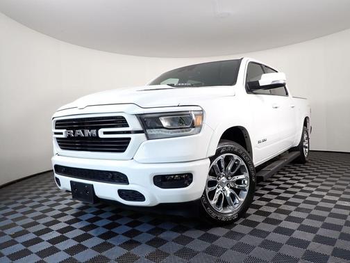 Bright White Clearcoat 2022 RAM 1500 Laramie