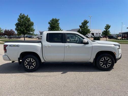 2022 Nissan Frontier SV
