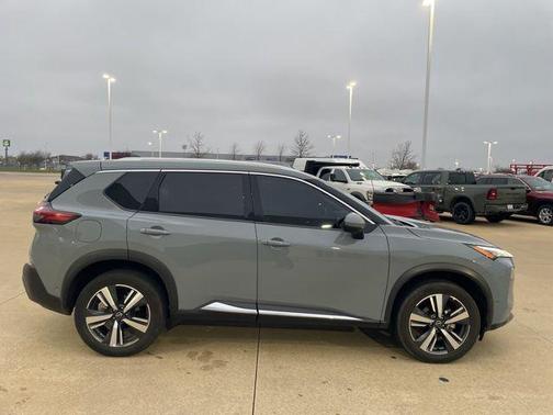 Boulder Gray Pearl 2023 Nissan Rogue SL