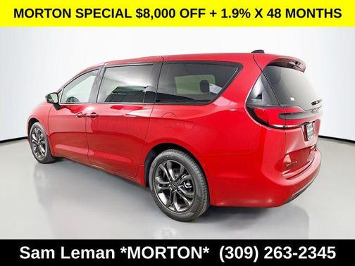 Red Hot Pearlcoat 2026 Chrysler Pacifica L