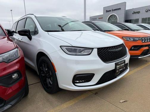 2026 Chrysler Pacifica L