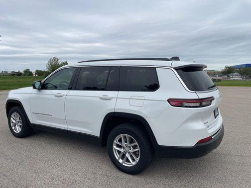 Bright White Clearcoat 2024 Jeep Grand Cherokee L Laredo