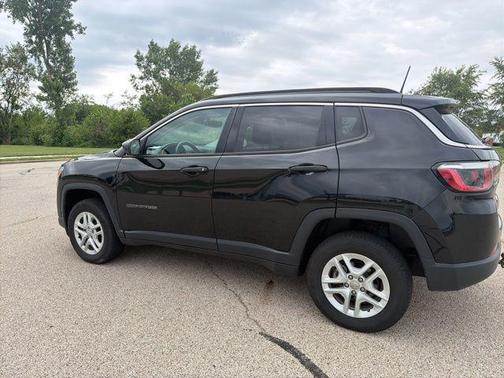 Diamond Black Crystal Pearlcoat 2020 Jeep Compass Sport
