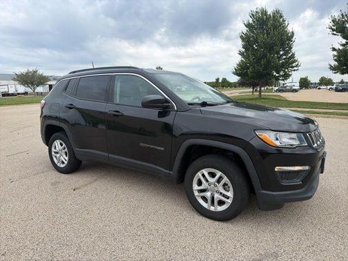 Diamond Black Crystal Pearlcoat 2020 Jeep Compass Sport