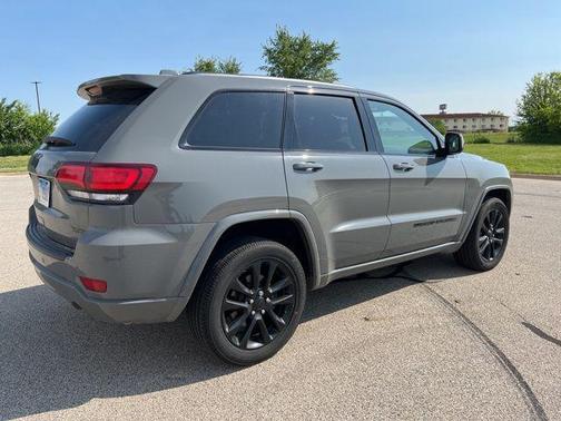 2022 Jeep Grand Cherokee Laredo