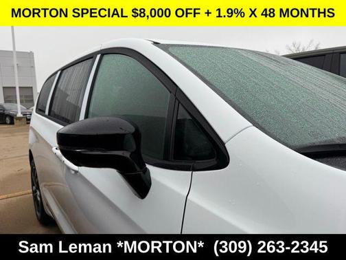 Bright White Clearcoat 2026 Chrysler Pacifica L