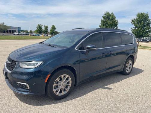 Fathom Blue Pearlcoat 2022 Chrysler Pacifica Touring L
