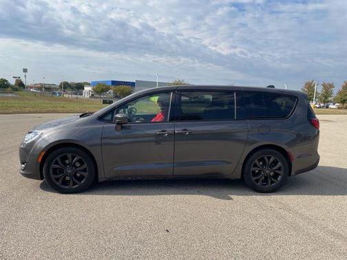 2020 Chrysler Pacifica Touring
