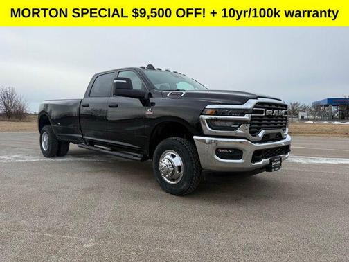 Diamond Black Crystal Pearlcoat 2026 RAM 3500 Tradesman