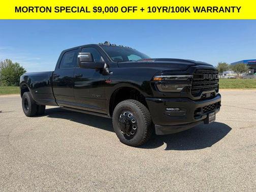 Diamond Black Crystal Pearlcoat 2026 RAM 3500 Laramie