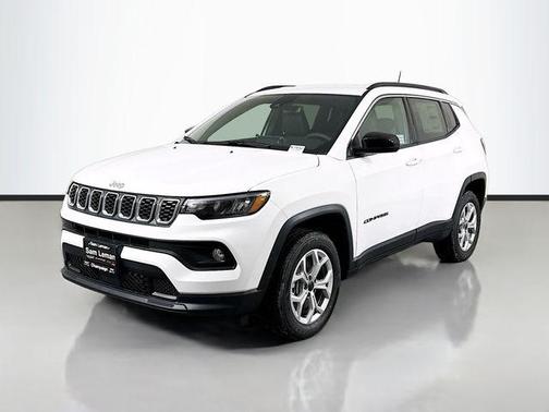 Bright White Clearcoat 2026 Jeep Compass Latitude