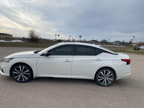 2021 Nissan Altima 2.5 SR