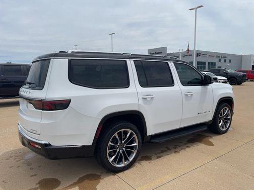Bright White Clearcoat 2024 Jeep Wagoneer Series II