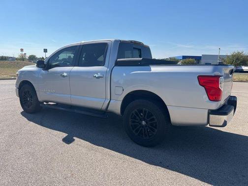 2018 Nissan Titan SV