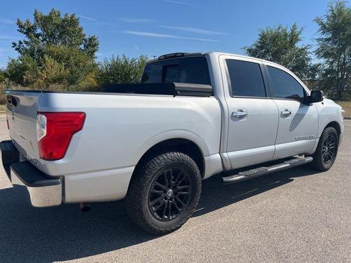 2018 Nissan Titan SV