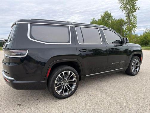 Diamond Black Crystal Pearlcoat 2023 Jeep Grand Wagoneer Series III