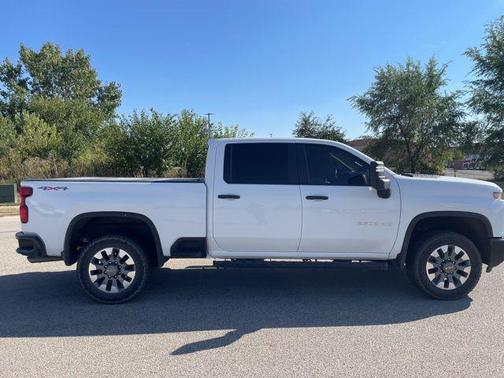 2024 Chevrolet Silverado 2500 Custom