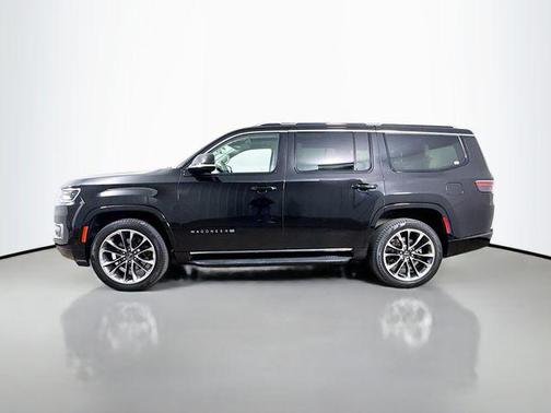 Diamond Black Crystal Pearlcoat 2024 Jeep Wagoneer Series II