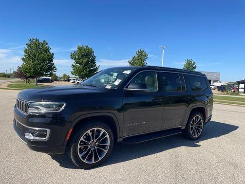 Diamond Black Crystal Pearlcoat 2024 Jeep Wagoneer Series II