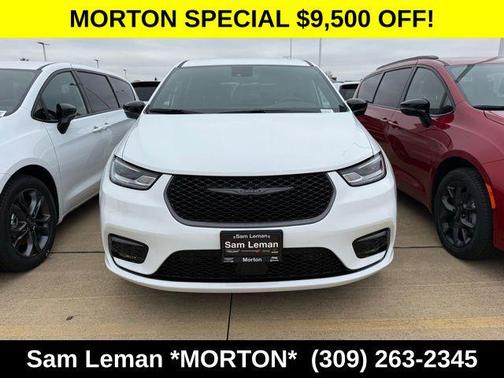 Bright White Clearcoat 2026 Chrysler Pacifica L