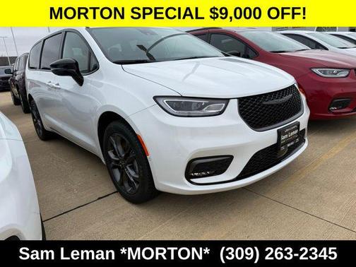 Bright White Clearcoat 2026 Chrysler Pacifica L