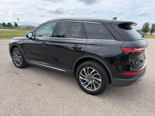 Infinite Black Metallic Clearcoat 2022 Lincoln Corsair Standard
