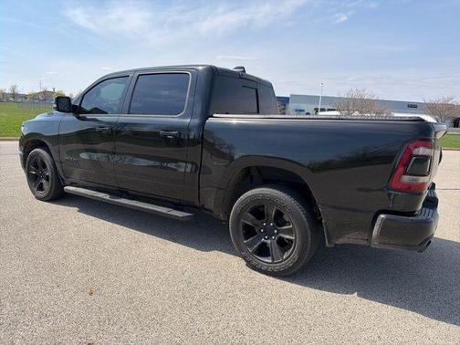 Diamond Black Crystal Pearlcoat 2021 RAM 1500 Big Horn/Lone Star